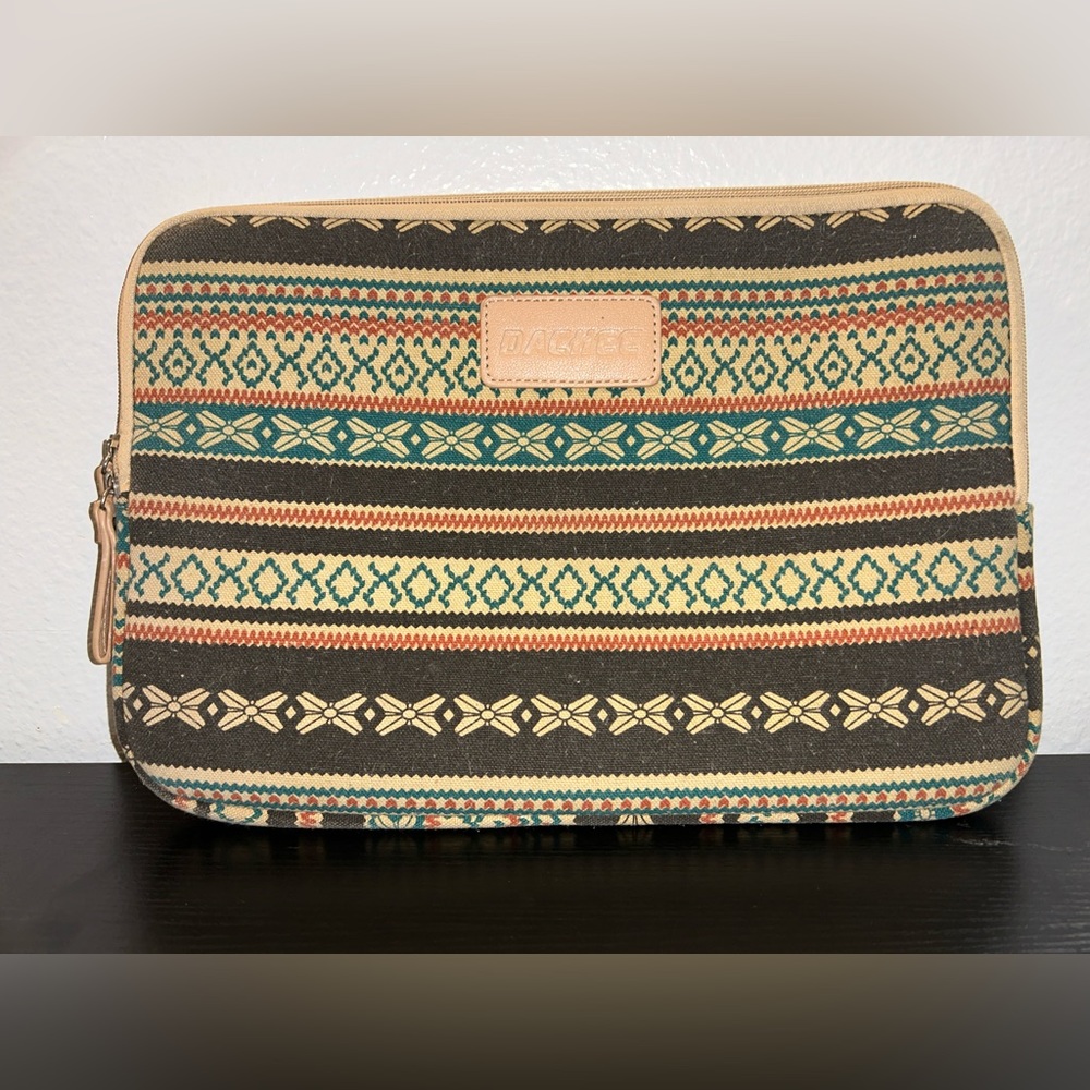 Dachee Western Boho Zip Closure Canvas All Over Laptop Case Multicolored